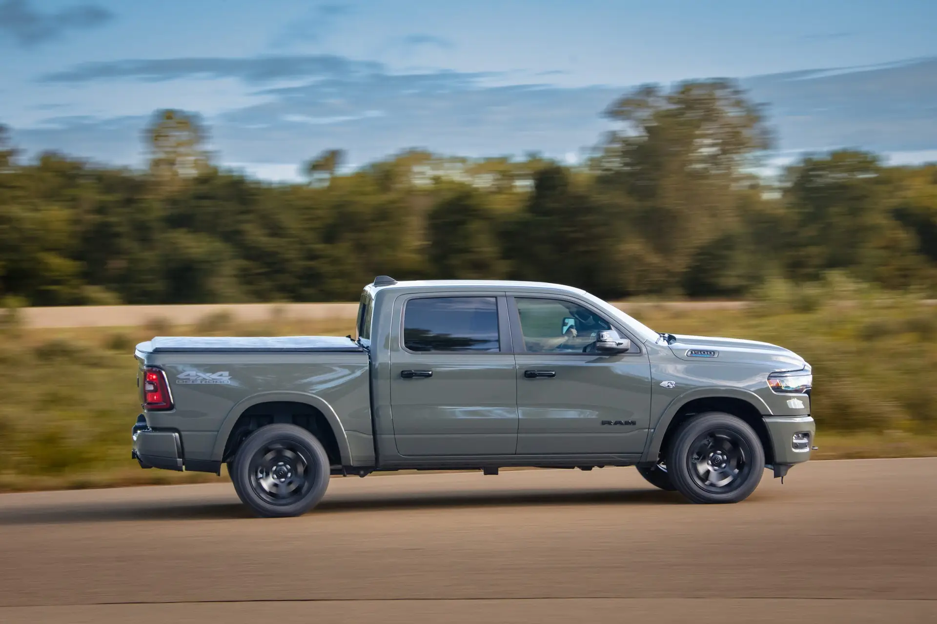 2026 Ram 1500 Big Horn 5.7-liter HEMI® V-8 eTorque