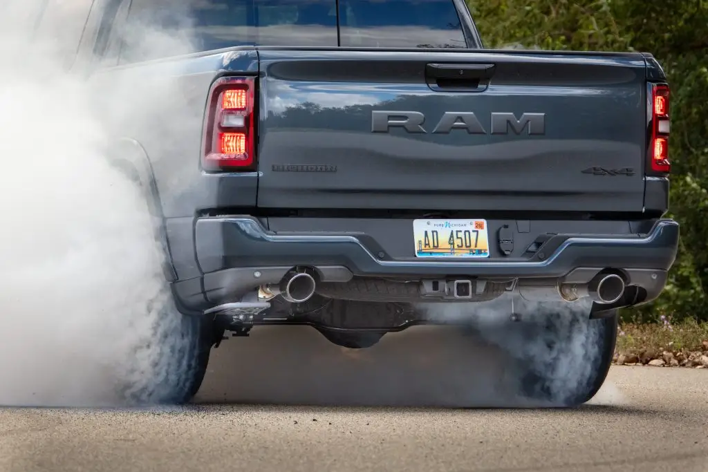 2026 Ram 1500 Big Horn 5.7-liter HEMI® V-8 eTorque