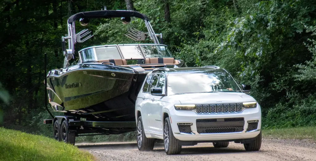 2023 Jeep Grand Cherokee L towing