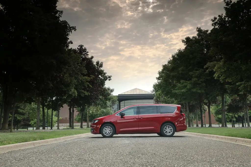 Chrysler is welcoming back a member of the brand’s minivan family, adding the 2025 Chrysler Voyager to its retail lineup as a budget-friendly, under $40,000 option.