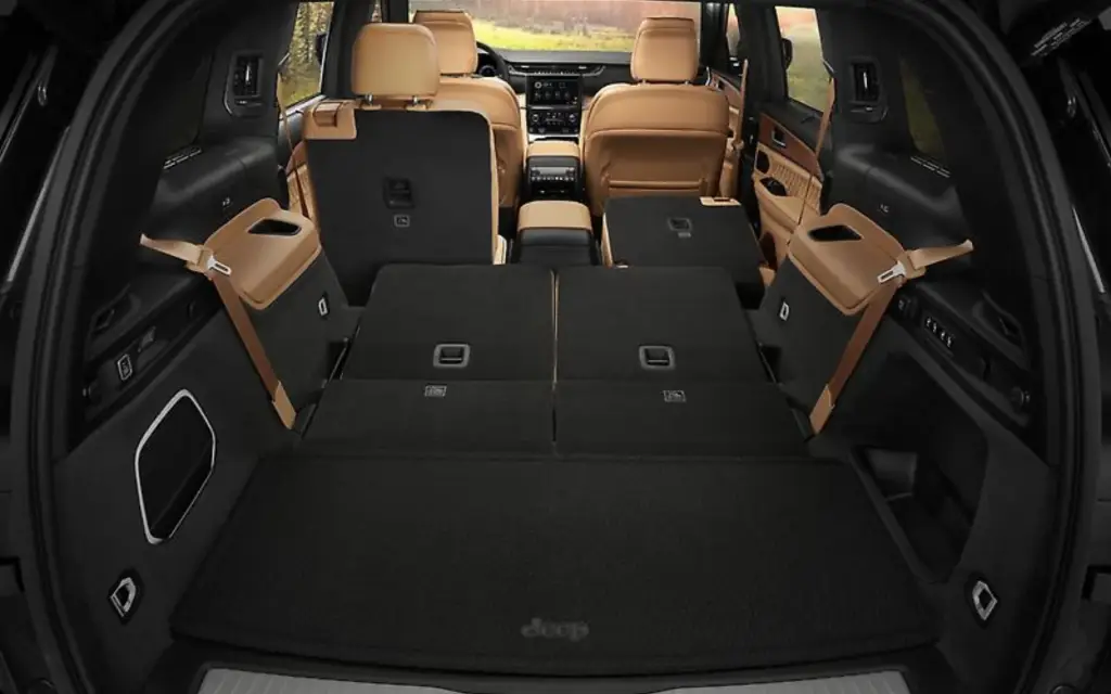 2024 Jeep Grand Cherokee L interior