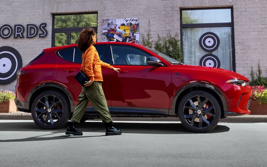 2024 red Dodge hornet phev
