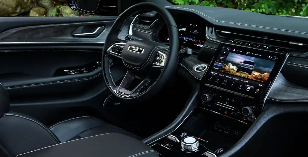 2023 Jeep Grand Cherokee L Interior