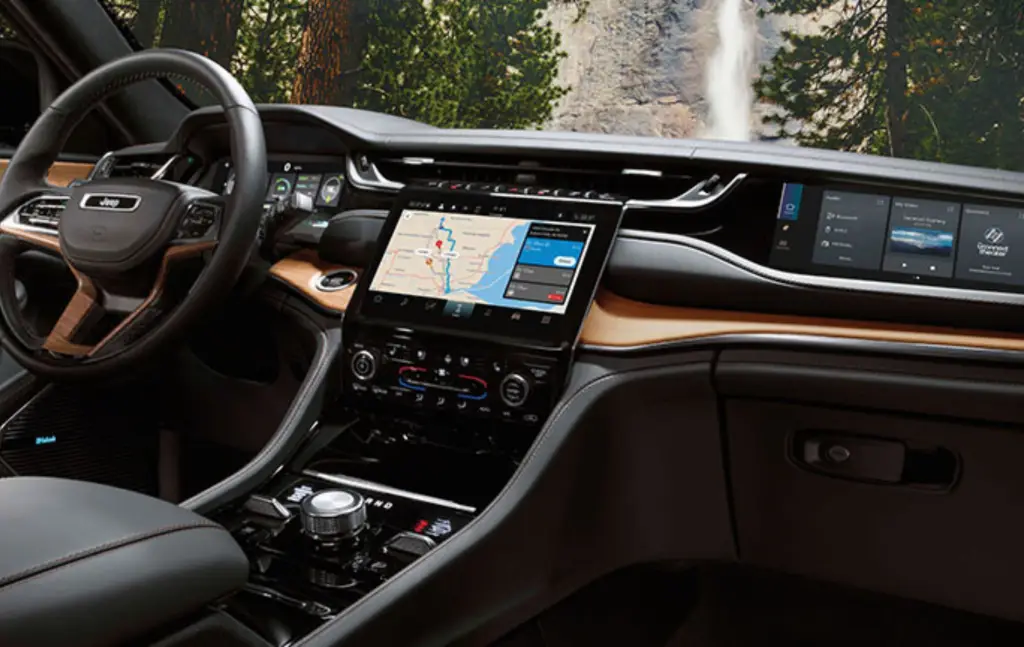 2025 Jeep Grand Cherokee interior dashboard